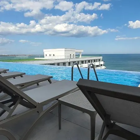 Infinity Premier Deluxe Spa Private Parking * Năvodari